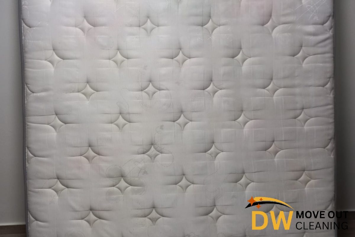mattress-cleaning-services-dw-move-out-cleaning-singapore-hdb-hougang-2 mattress-cleaning-services-dw-move-out-cleaning-singapore-hdb-hougang-2